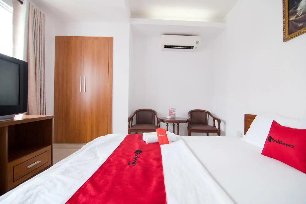 Reddoorz Plus Near Thao Dien Ho Chi Minh City Hotel